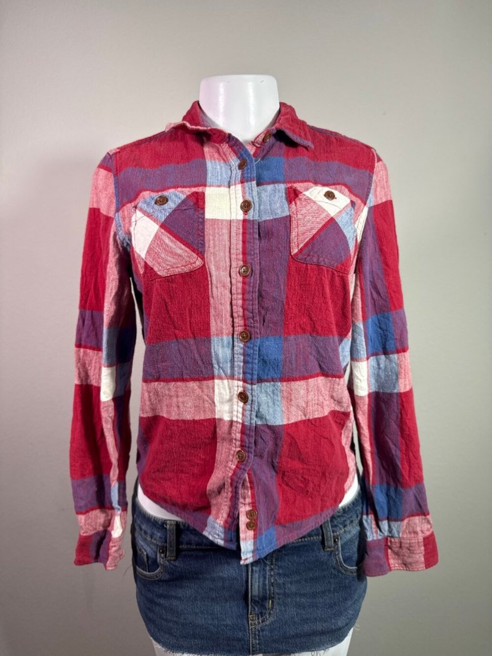 American Eagle Outfitters red plaid button up shirt – Women's Used Clothing